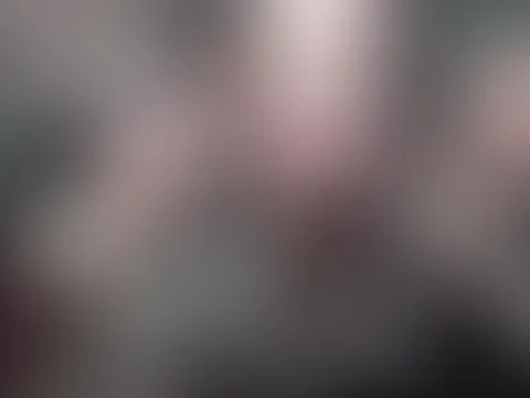 Zwei Fäuste für die F***en und S****a ins Loch