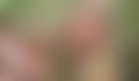 Blonde S******e gibt Outdoor Blowjob mit Facial