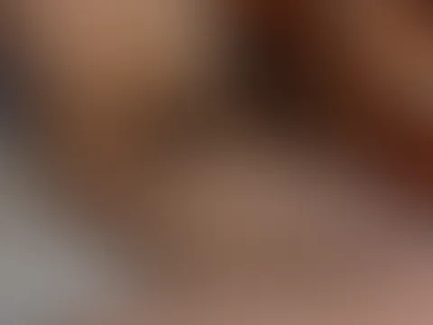 Sieht brav aus… ist es aber nicht 😌🖤 Niedlich verpackt, leicht frech und absolut zum Anbeißen.