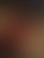 Leider liege ich hier alleine mit meinen neuen Roten Dessous .. leistest du mir Gesellschaft ?