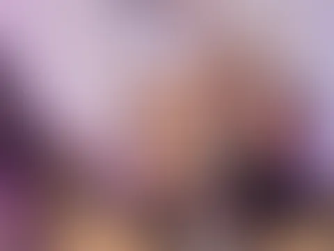 Hab mir einen neuen Dildo gekauft und musste ihn natürlich gleich ausprobieren. Ob er wohl reinpasst ?!