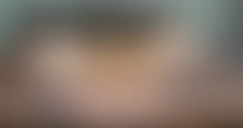 ich wurde mit Fingern und Toys bearbeitet, während ich ans Bett gefesselt war (Teil 1)