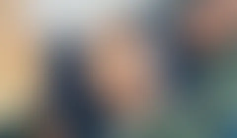 deutsche Studentin f**kt für Abschlussprüfung mit ihrem Professor
