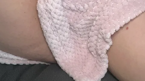 My toy brings me to orgasm