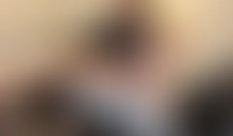 Dildospiel auf dem Küchentisch