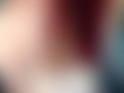 Ein schöner Rücken kann doch auch entzücken. Und wo ich schon mal knie, willst du nicht deine Hose vor mir ausziehen und mir dein Prachtstück zeigen? Ich warte auf die Beweisfotos🔥😏