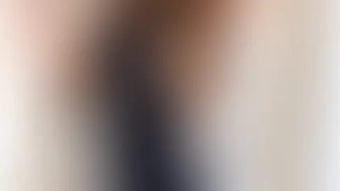 Steht mir dieses schwarze Kleid gut? 🔥