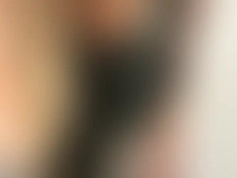 Heute wird's abwechslungsreich... 😘 Heute ist wieder Content-Tag! ☀️ Ich starte ganz entspannt im Sommerkleid und werde im Laufe des Tages viele neue Fotos und Clips in verschiedenen Outfits für euch