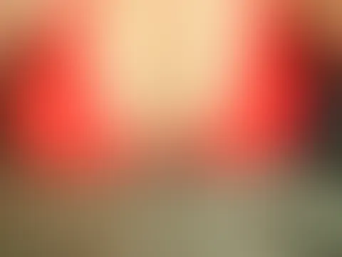 Wie wäre es wenn ich sie dir ins Gesicht drücke😏? How about I press them against your face? 😏