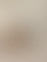 Oben ohne… weil zu viel Kleidung nur vom Wesentlichen ablenkt. 😈Verpass das lieber nicht