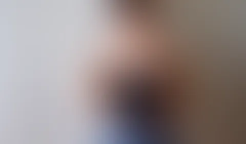 ICH BRAUCH’S HEISS NACH DEM EIS!!Kühlschrank auf, Beine breit, Dildo rein!