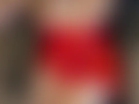 komplett in Rot..möchtest du mich wie ein Geschenk auspacken ? ;)