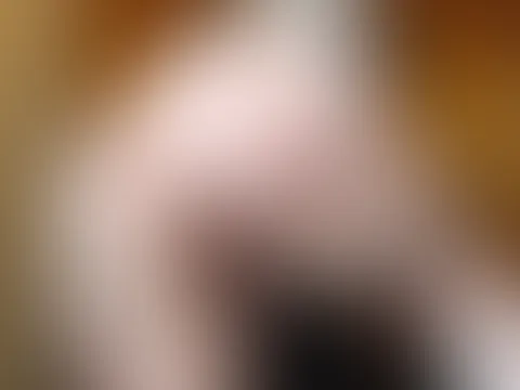 Türchen 11 🤭🎅🏻🎄😍 Passend zum video wo online ist.😜Du siehst pure Nacktheit und zum ersten Mal meine behaarte P***y. Na was meinst du wieder rasieren oder mal so lassen.?🤭