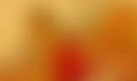 Womanizer mit rotem Kleid