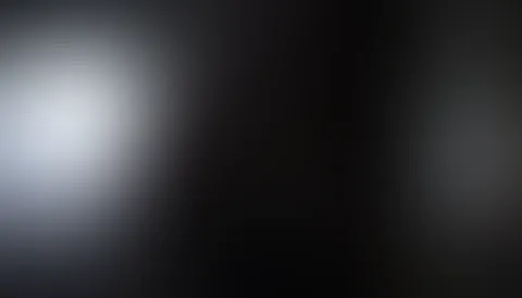 Geiles neues Raucher Video in der Küche extrem geil und versaut nackt in der Küche mit Titten zeigen und rauchen.