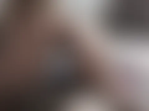 Du willst das Bild unzensiert? Schreib mir oder abonnier mich 🔥