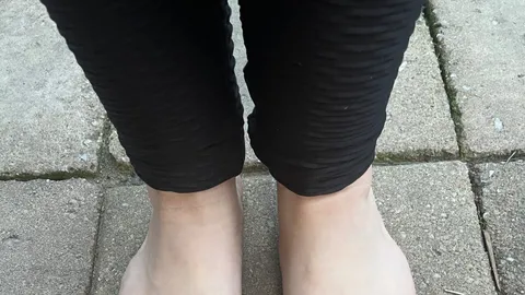 🌿 Barfuß im Garten