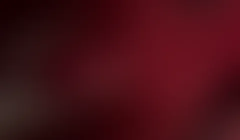Nah Näher..feuchte P***y,als würdest du genau unter ihr liegen