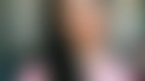 Ich bin so verschwitzt, Mädel, und warte auf dich 😏